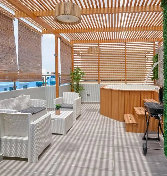 Luxury + Jacuzzi Ocean-View Penthouse Apartment La Viva