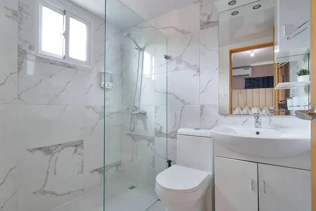 Luxury + Jacuzzi Ocean-View Penthouse Apartment La Viva