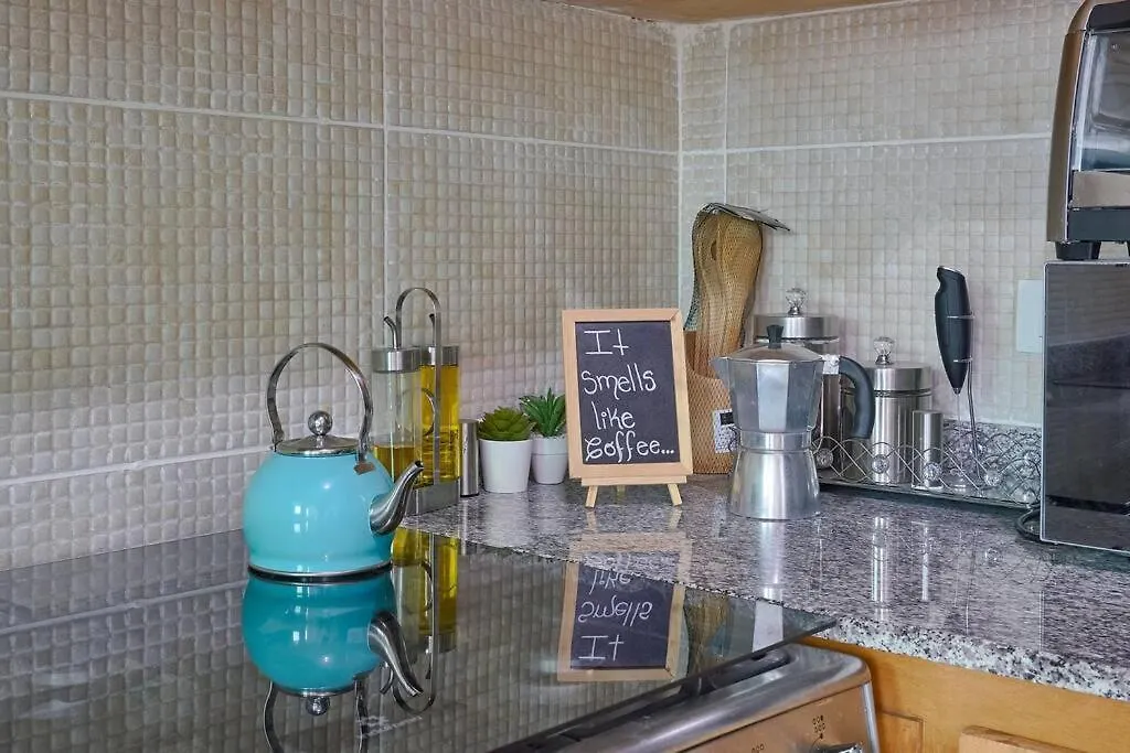 Luxury + Jacuzzi Ocean-View Penthouse Apartment La Viva